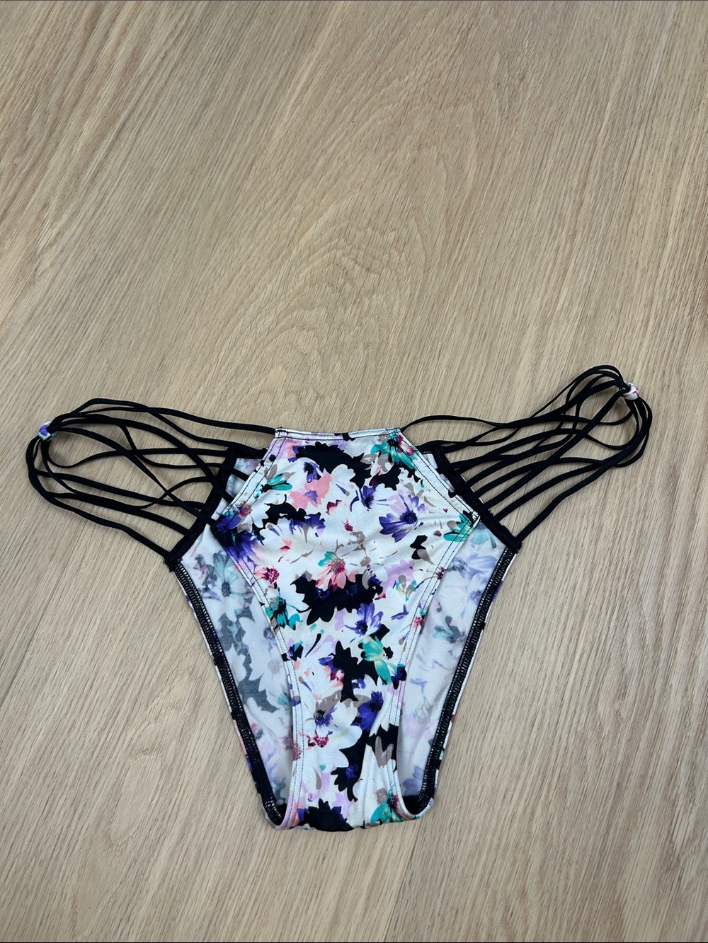 2014 Vintage Victoria’s Secret Strappy Cheekini Panty L